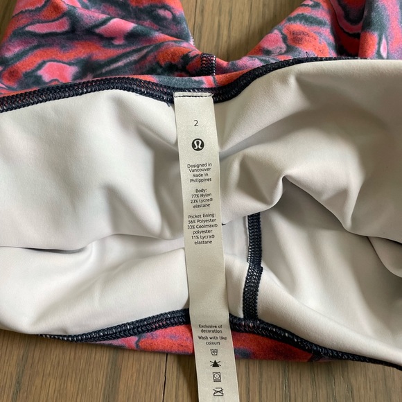 Lululemon Wunder Train 6 inch shorts - Picture 5 of 6